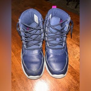 One pair of youth girls size 5 Nike boot tennis shoes
